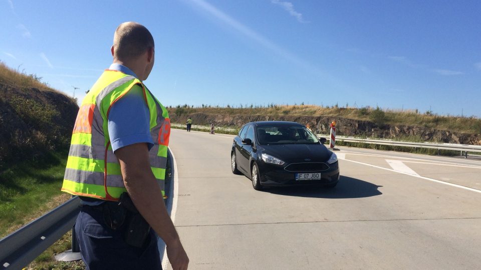 Dálniční kontrola německé policie za hranicemi s ČR 