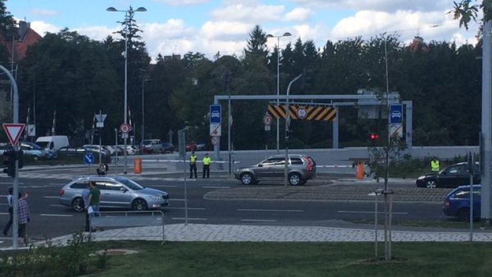 Vjezdy do tunelu Blanka hlídají policisté