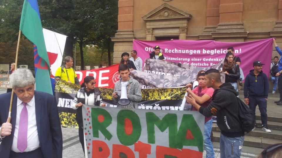 Průvod Roma Pride v Praze