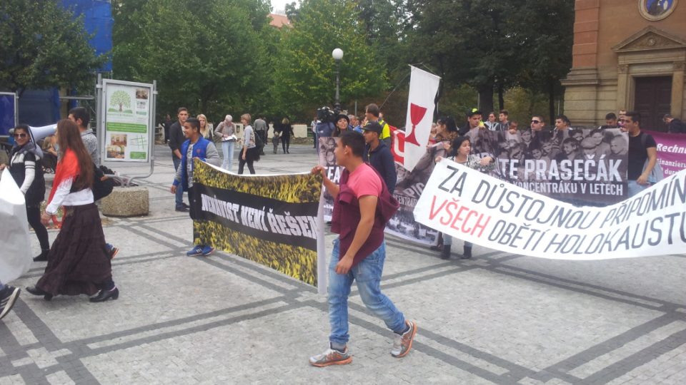 Průvod Roma Pride v Praze