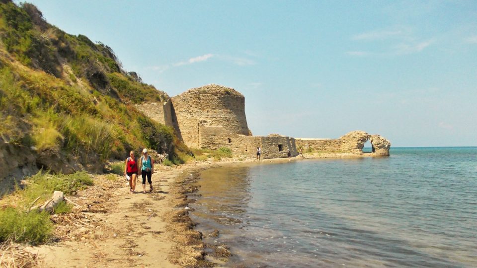 Albánie - mys Rodonit a Skanderbergův hrad