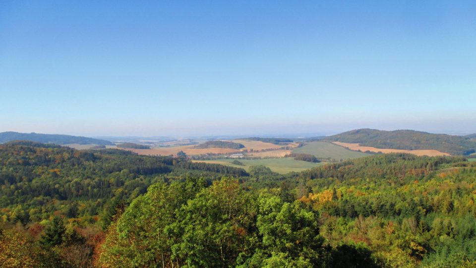 Z rozhledny je výhled do všech stran