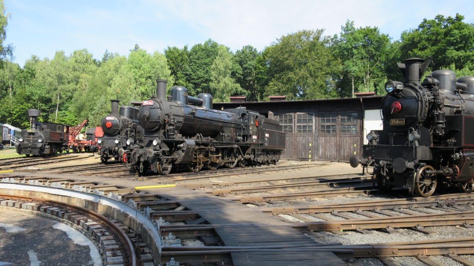 Historické lokomotivy u točny