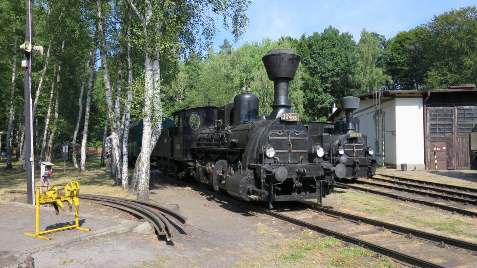 Historické lokomotivy u točny