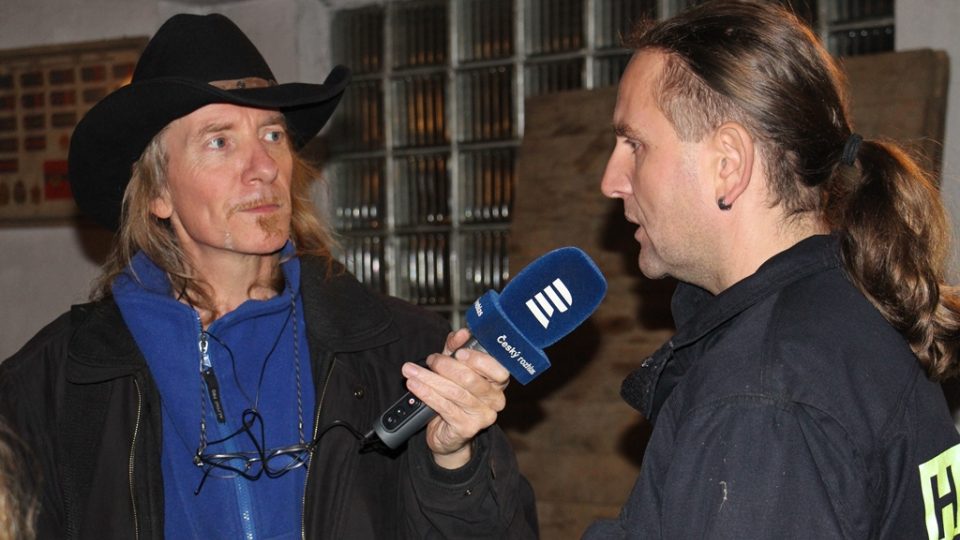 SDH Kovářov bojuje v soutěži Dobráci roku. Starosta sboru Josef Grůbr s redaktorem Zdeňkem Zajíčkem