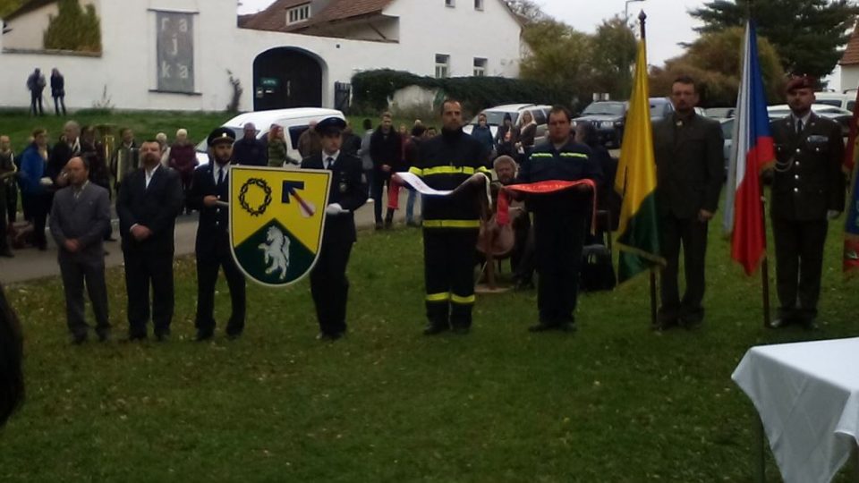 Mojné si připomnělo 700. výročí od první písemné zmínky. Obec má nový znak a hasiči prapor