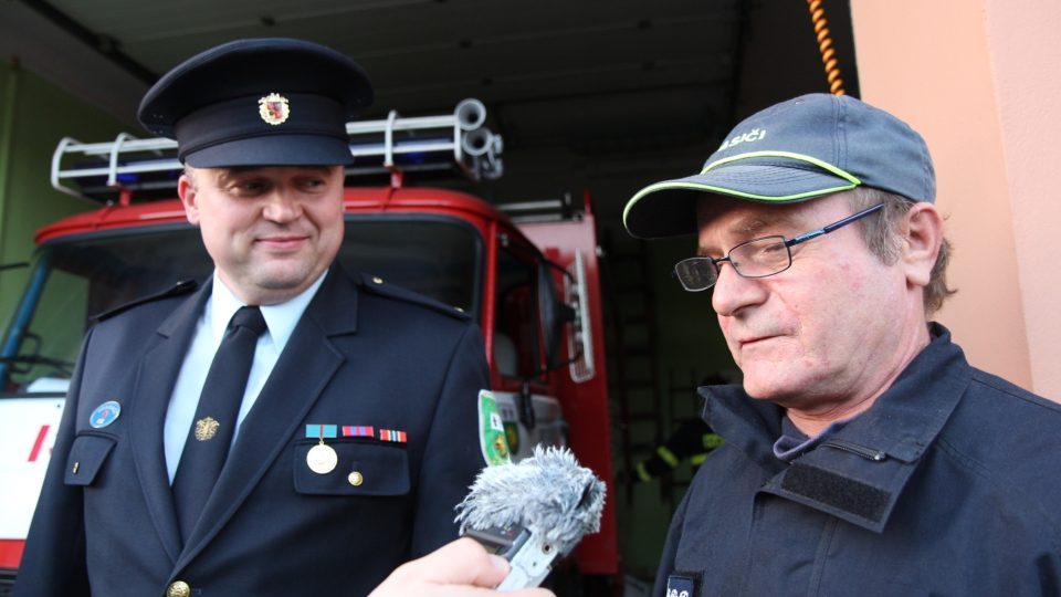 Vedoucí družstva grygovské hasičské mládeže Jiří Aust (vlevo) a velitel Petr Simončič