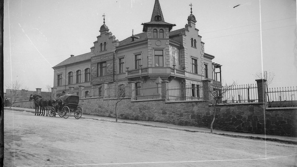 Vila Rehwald na Letné, před r. 1918, foto pravděpodobně Ladislav Lábek - naskenovaný a částečně upravený snímek