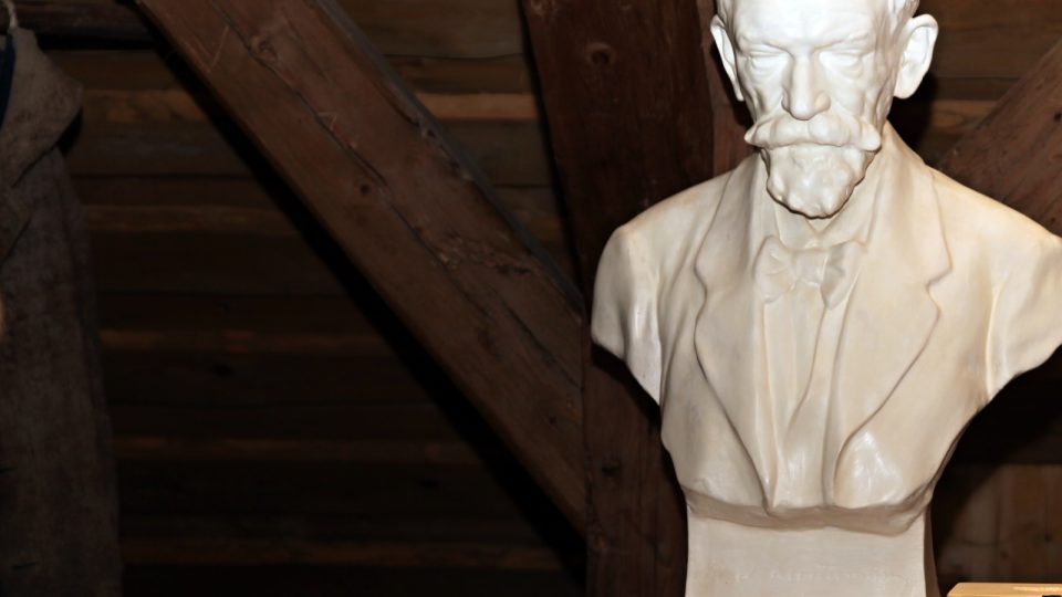 Busta spisovatele Karla Klostermanna je vystavena v muzeu na šumavském Březníku
