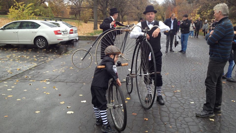 Malí i velcí cyklisté