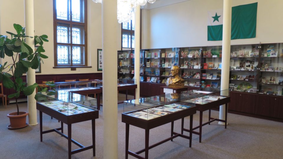 Pohled do expozice Muzea esperanta