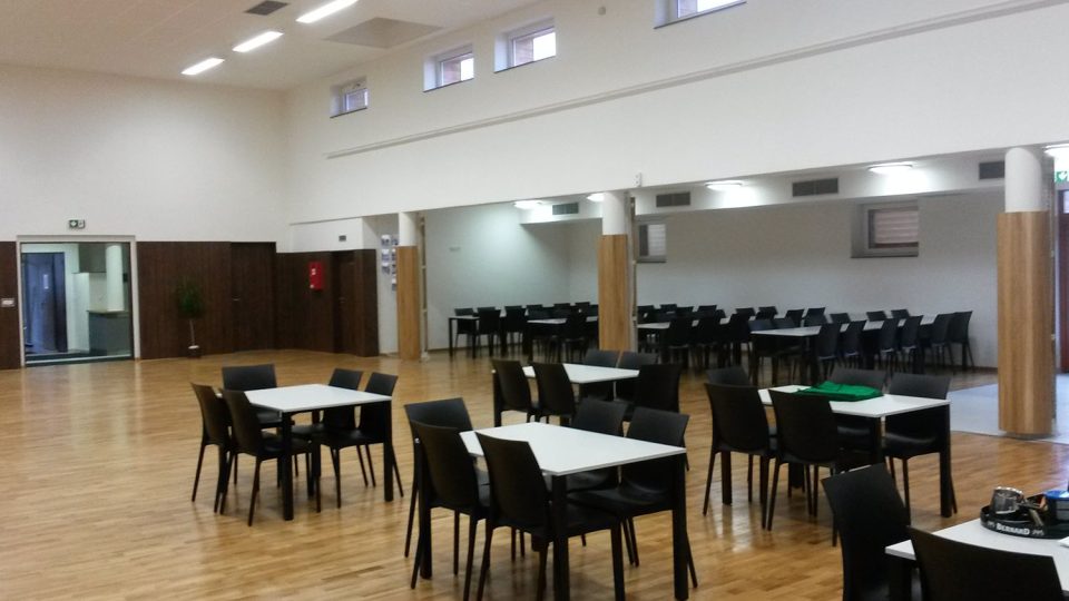 Taneční sál nového kulturního domu v Ostřešanech
