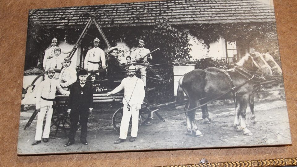 SDH Putim bojuje v soutěži Dobráci roku. Zakládající členové sboru na historické fotografii