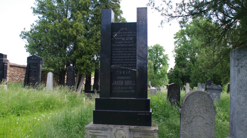 Hrob rabína Jakoba Brülla