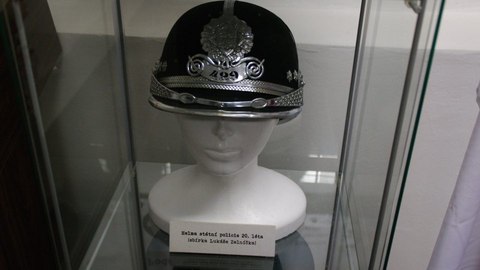 Přilby nosili i příslušníci státní policie ve dvacátých letech