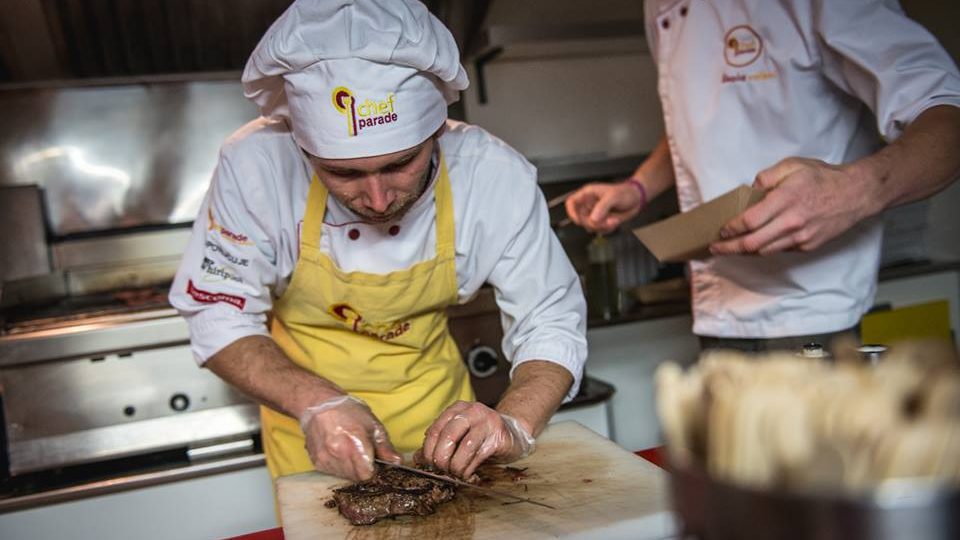 Foodtruck není výdejna hotových jídel, pokrmy se připravují přímo na místě