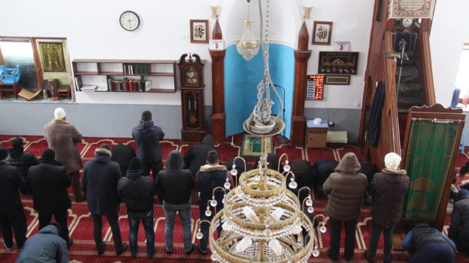 Vnitřek mešity v Prizrenu