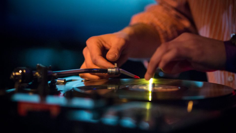 Prince Wilibald v MeetFactory - DJ - party - publikum - gramofon 03560506.jpeg