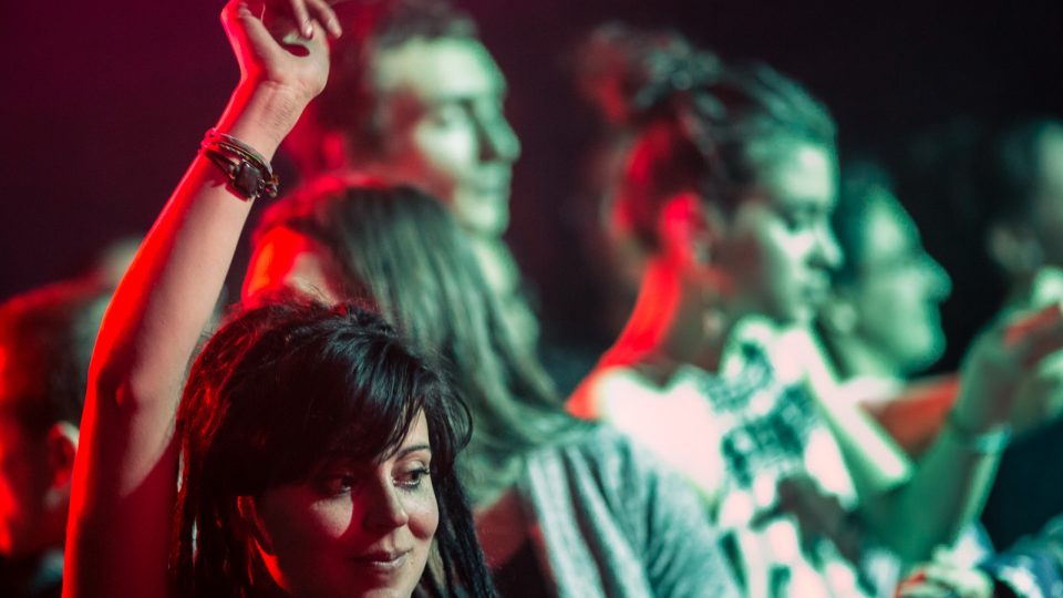 Publikum během vystoupení Stand High Patrol v MeetFactorypg | foto: Jiří Šeda 03560531.jpeg