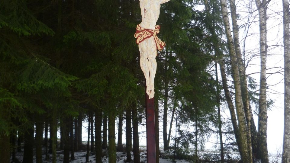 Kříž označuje hrob morových obětí