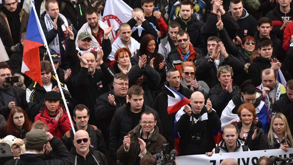 Demonstrace proti islámu na Loretánském náměstí