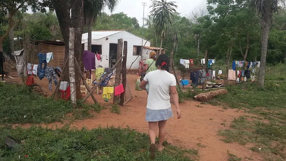 Paraguay patří mezi nejchudší státy Jižní Ameriky, na konci minulého roku navíc právě tuhle zemi postihly rozsáhlé záplavy. I proto v ní působí řada českých dobrovolníků, někteří z nich v centru Božího milosrdenství u města Areguá
