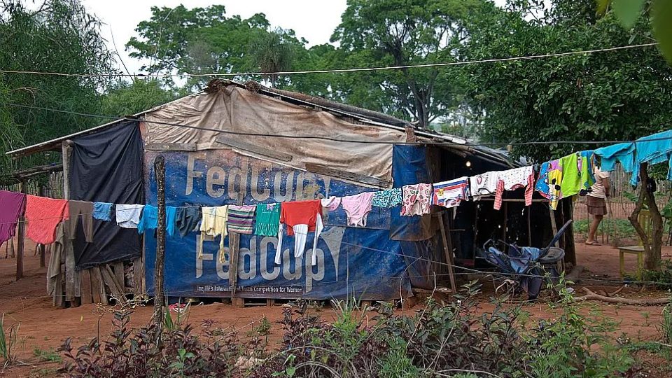 Paraguay patří mezi nejchudší státy Jižní Ameriky, na konci minulého roku navíc právě tuhle zemi postihly rozsáhlé záplavy. I proto v ní působí řada českých dobrovolníků, někteří z nich v centru Božího milosrdenství u města Areguá