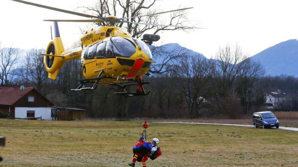 Několik mrtvých a těžce zraněných si vyžádala srážka dvou vlaků u bavorského městečka Bad Aibling