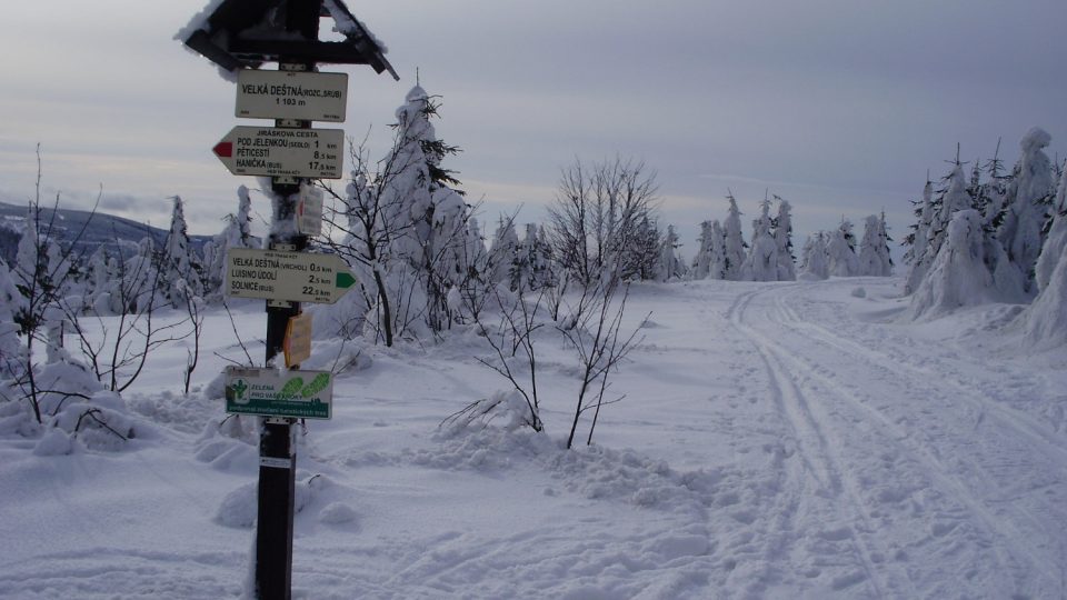 Rozcestník na Velké Deštné