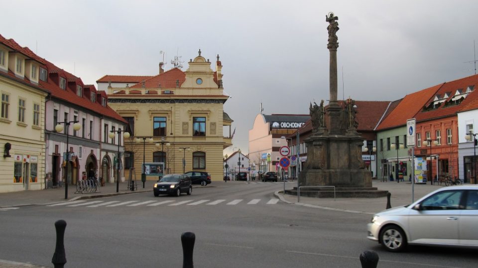 Mariánský sloup na Jiřího náměstí v Poděbradech