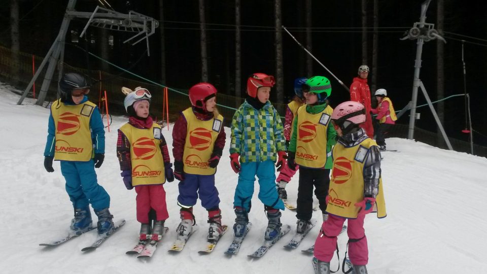 Malí lyžaři