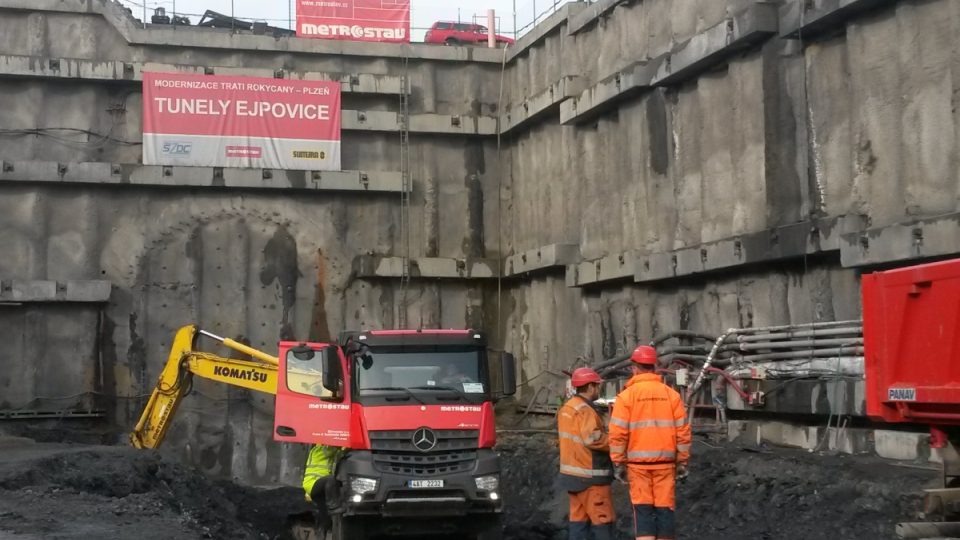 Ražba nejdelšího železniční tunelu v Česku