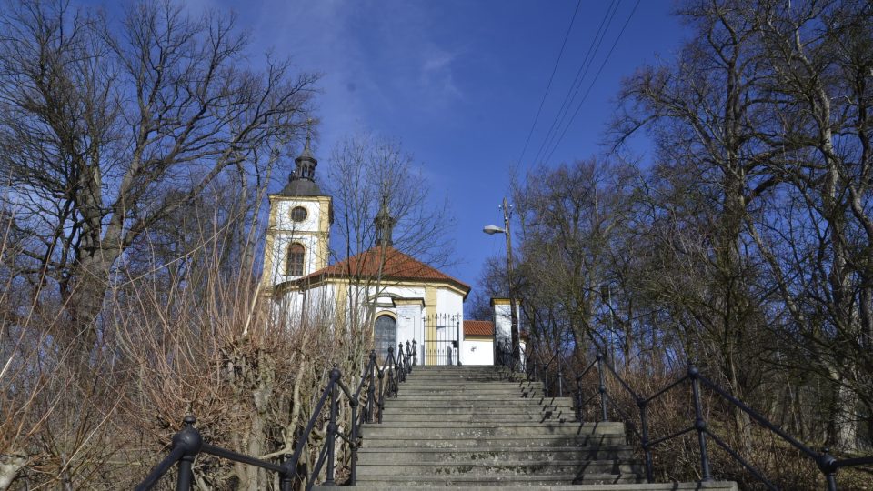 Přístup na Oreb z centra města přes 75 schodů