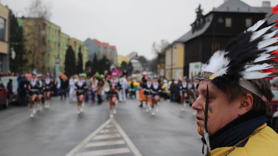 Česko-brazilské dny v Novém Boru zakončil karnevalový průvod