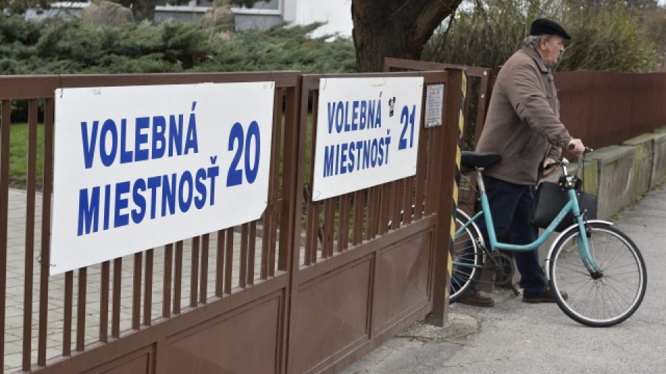 Slováci vybírají nové zástupce do Národní rady SR