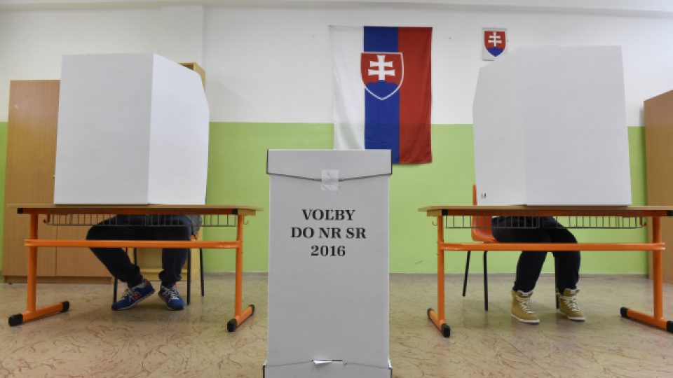 Slováci vybírají nové zástupce do Národní rady SR