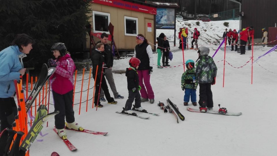 Na Ještěd zamířily stovky lyžařů