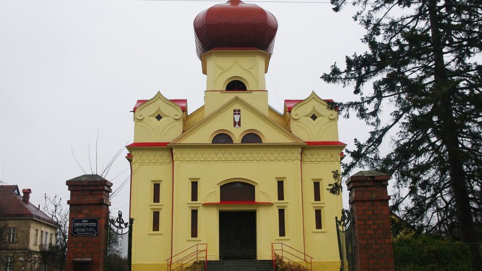 Kostel církve Československé husitské postavili místní ve dvacátých letech