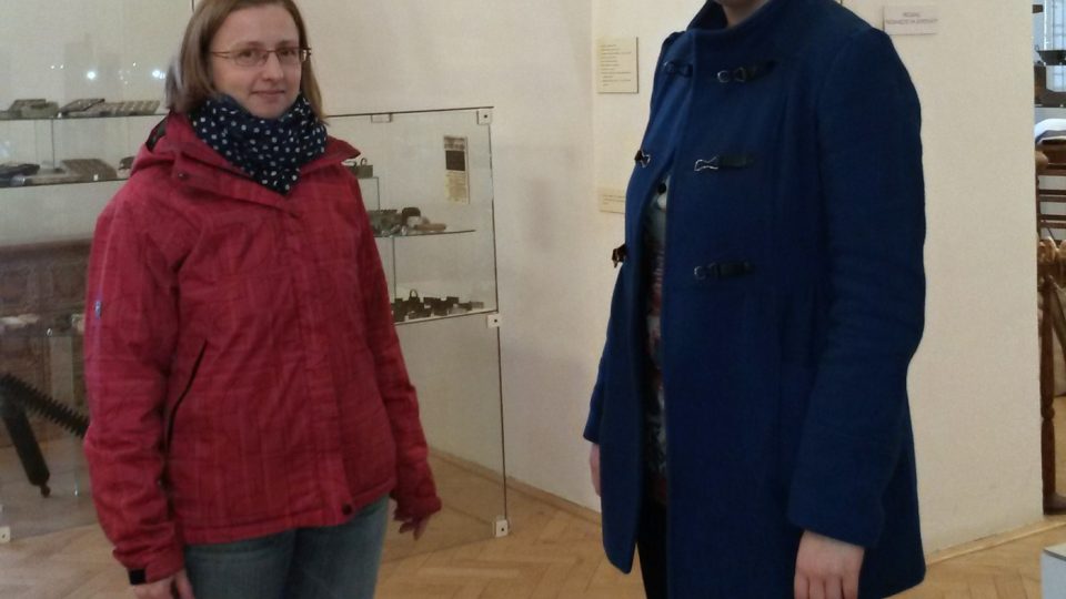 Autorky výstavy 'Přijďte na zabijačku ...A něco sladkého' Kateřina Peková (vlevo) a Slavěna Jurčíková