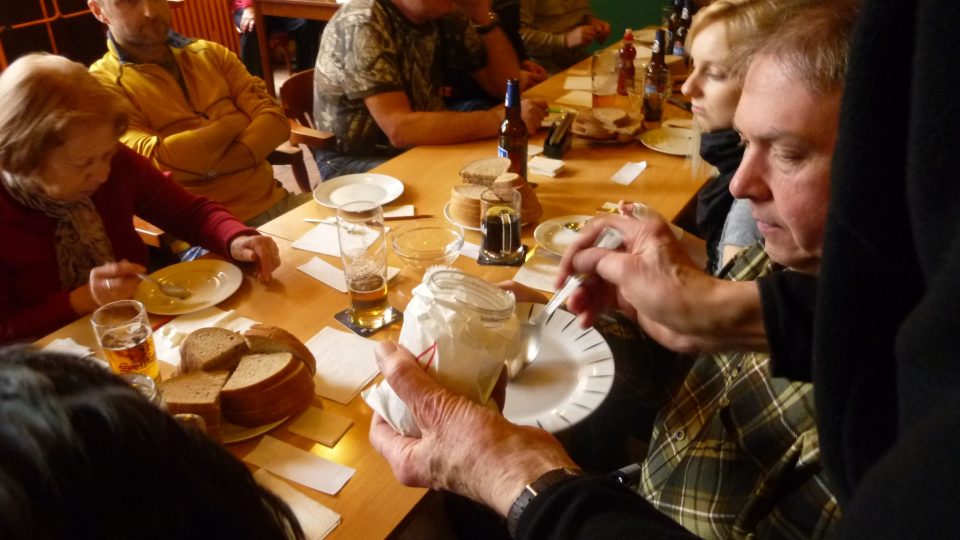 Liberečtí mykologové se sešli, aby soutěžili o nejlepší nakládané houby