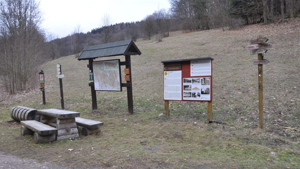 Informační tabule k zaniklé obci Sklenářovice