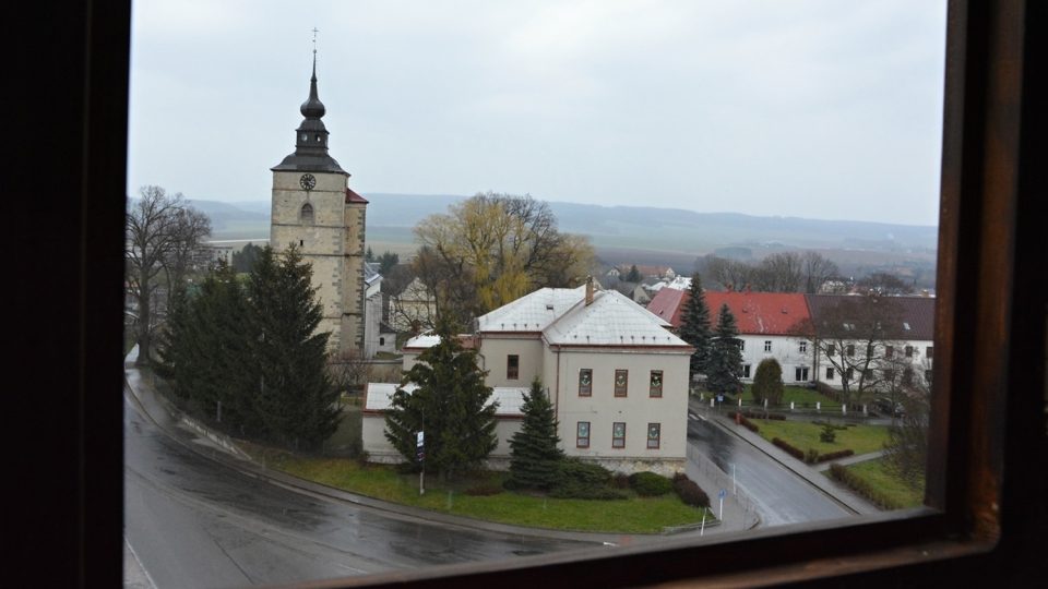 Výchled z ochozu věže hasičské zbrojnice