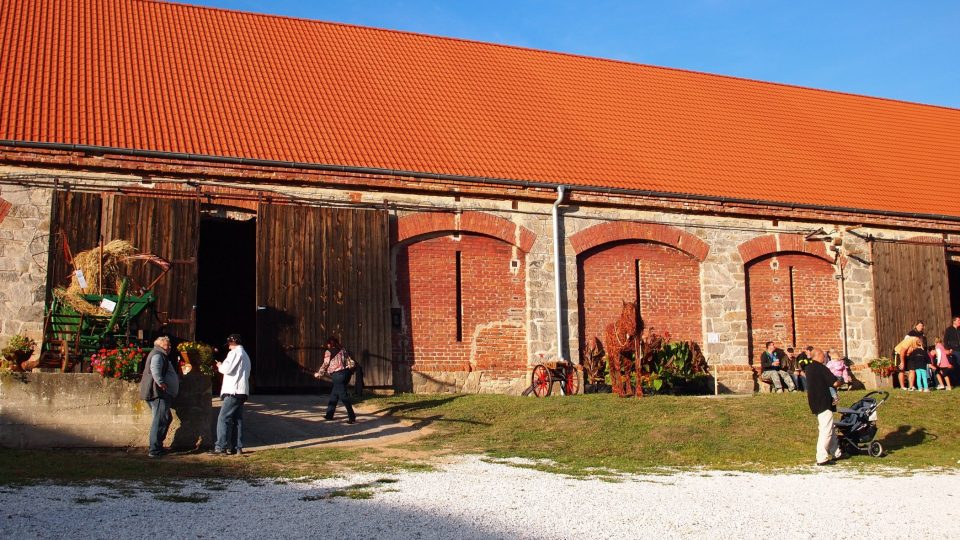 Mimo jiné se v roce 2012 ve stodole slavnostně vyhlásilo, že Řepice získala titul jihočeské vesnice roku