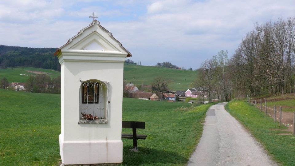 Kaplička s vyhlídkou nad Křepicemi