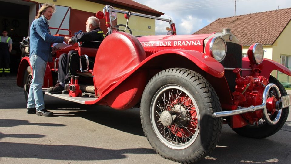 SDH Branná bojuje v soutěži Dobráci roku. Chloubou sboru je veteránská Tatra z roku 1928