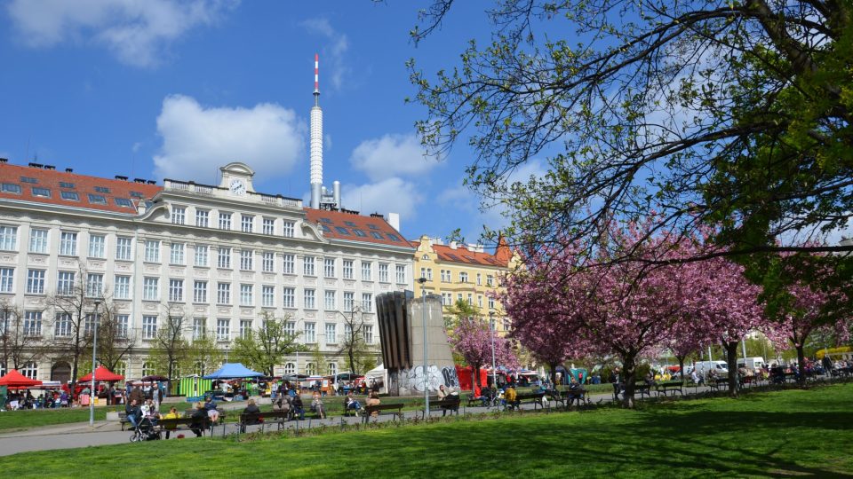 Farmářské trhy na náměstí Jiřího z Poděbrad v Praze