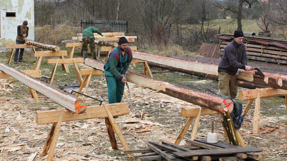 Učíme lidi, jak si také vlastní dům opravit, aniž by došlo ke ztrátě jeho autenticity