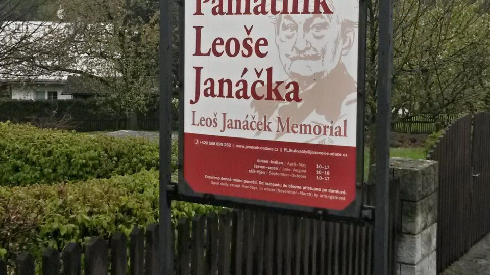 Janáčkův památník je jedno z důležitých zastavení pochodu Po zarostlém chodníčku