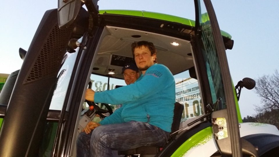 Jihočeské Předslavice hostily agro show, zlatým hřebem programu byl nejrychlejší traktor na světě