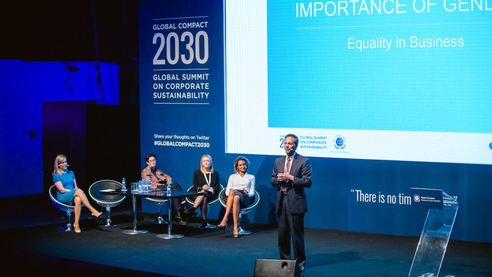 Summit GLOBAL COMPACT 2030  se konal 4. května 2016 ve Veletržním paláci v Praze, sešlo se na 300 klíčových hráčů ovlivňujících budoucnost udržitelného podnikání z celého světa.